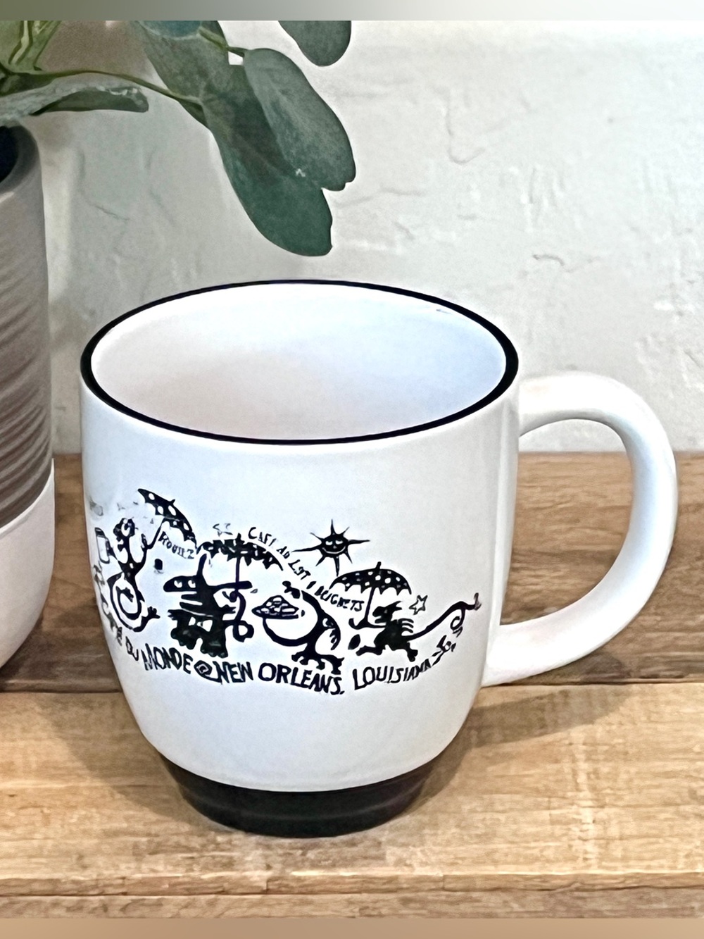 Rare Vtg Café Du Monde New Orleans Whimsical Lizard Folk Art Souvenir Mug